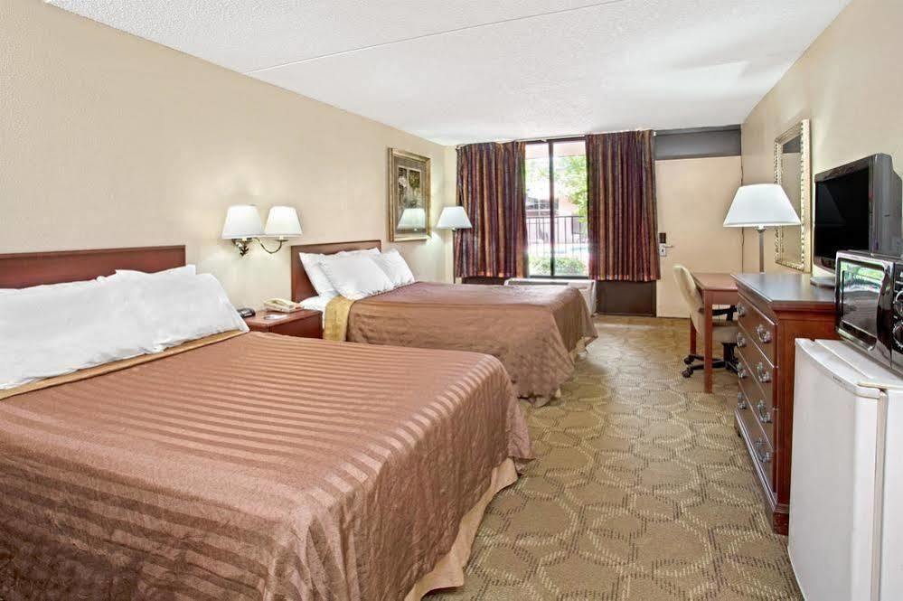 Days Inn & Suites By Wyndham Orlando Airport Esterno foto